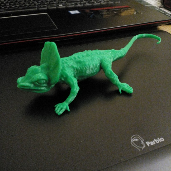frank lizard animal creature sculpture organic blender 3D print model - Mito3D