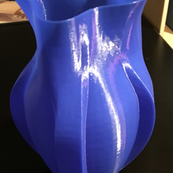 décalage vase jardin fleur belle autodesk fusion360 fleuri mode spiraliser extérieur comte 3D print model - Mito3D