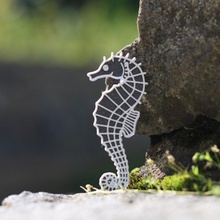 seahorse brooch jewellery fashion ocean pin sea jewelry 3d print model - Mito3D