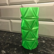 üçgenler eğri vazo Yazdır kolay eğlence tencere Ölçek 3d print model - Mito3D