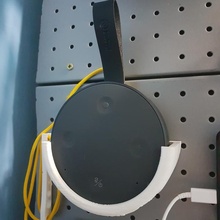 silencieux mini panneau perforé titulaire soutien gadgets électronique cheville faire devin googleassistant 3d print model - Mito3D
