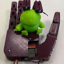 giusto robotica 3d design protesi protesica mano 3d print model - Mito3D