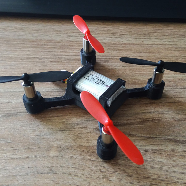 mini drone volare semplice giocattolo quadricottero 3D print model - Mito3D