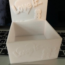 diseño amor is caja regalos selfcad soporte auriculares corazón anillo texto enamorado laberinto día San Valentín mensaje 3d print model - Mito3D