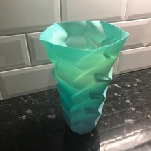 Welligkeit Garten Topf Vase Brithawkes 3d print model - Mito3D