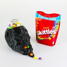 zombie distributore caramelle giardino nero cervelli candy dispenser divertente orrore non morti mms birilli walkingdead piedi gore 3d print model - Mito3D
