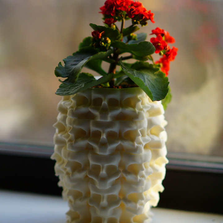 vase skulls flower pen cup pencil pot skull planter 3D print model - Mito3D