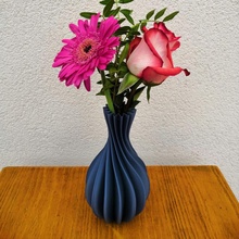 wave vase flower plant pot swirl 3d print model - Mito3D