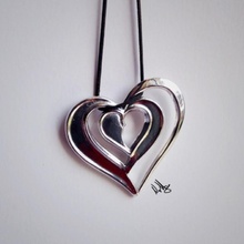 yin yang heart fashion pendant love necklace jewelry yinyangheart 3d print model - Mito3D