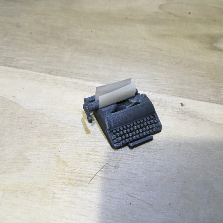 máquina escribir 1 18 escala oficina acción cifras 3D print model - Mito3D