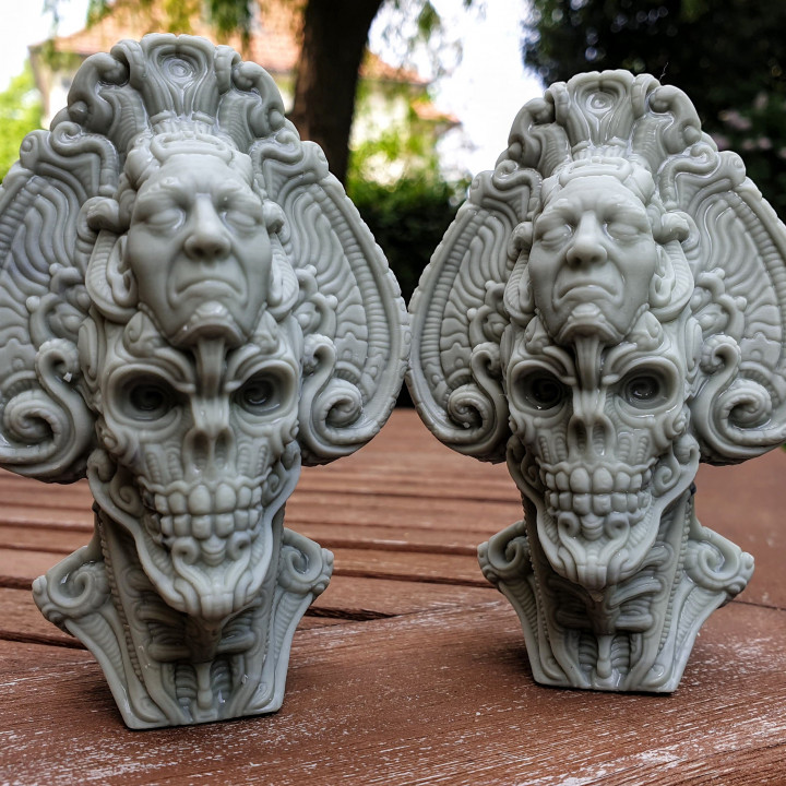 avatar muerto emperador jardín antiguo Arte busto monstruo escultura hrgiger florido 3D print model - Mito3D