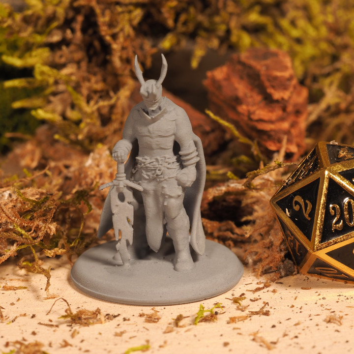 dämonisch Krieger Tischplatte Dämon Drachen Dungeons Fantasie Rollenspiel Kriegshammer Teufel dnd Pfadfinder Humanoid Gloomhaven 3D print model - Mito3D
