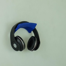 bent headphone holder wall mounted gadgets & electronics competition-linus-tech-tips-headphone-design 3d print model - Mito3D