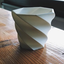 Vase dekorativ Innere abstrakt Blumentopf Selfcad 3d print model - Mito3D