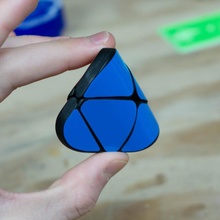 Penrose Pyramorphix Würfel DIY geometrisch Puzzle rot solide Blau mod Rubiks Änderung verdreht Verlängerung 2x2 3d print model - Mito3D