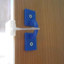 acrylic door latch clip hook catch enclosure 3d print model - Mito3D