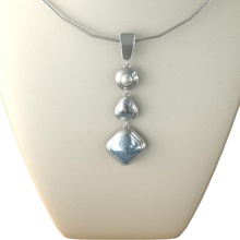 gioielli 3 accessorio aeche il busto caso catena carattere vestiti diamante display gemme gioielliere modello collane ciondolo vetrina argento store bianco 3d print model - Mito3D