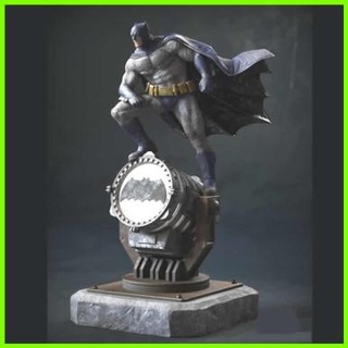 batman oscuro Caballero estatua 3d print model - Mito3D