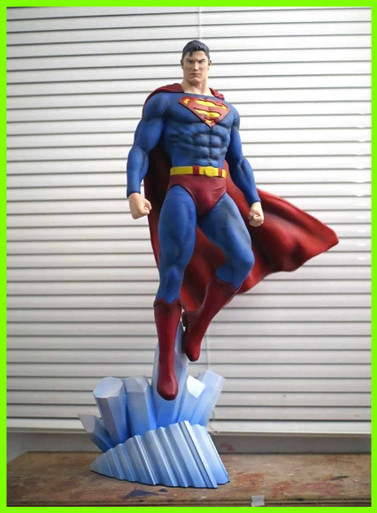 superhombre estatua 3D print model - Mito3D