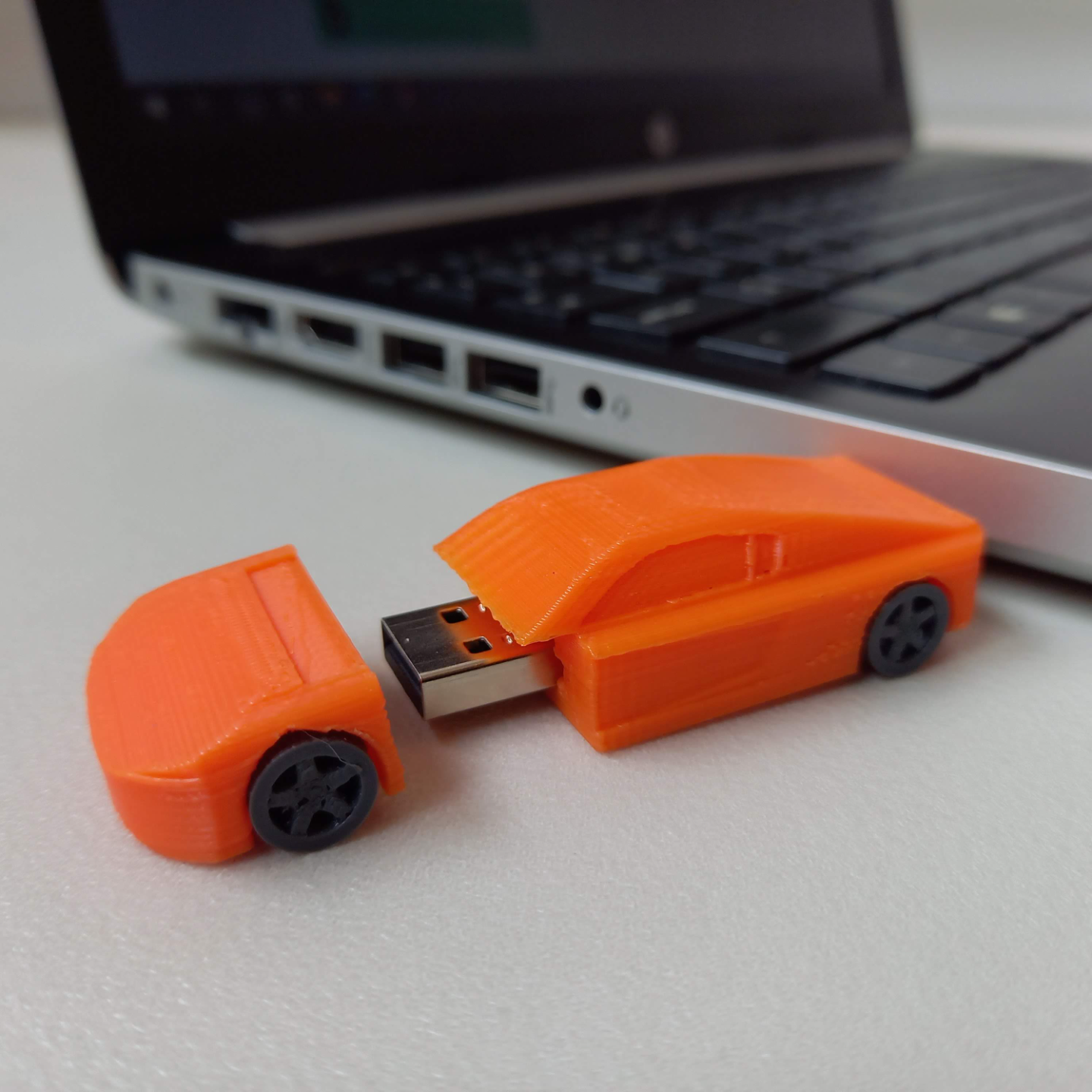 usb cobrir bainha audi r8 v10 2019 by criativo eletrônicos passatempo faça 3dprinted computador 3D print model - Mito3D