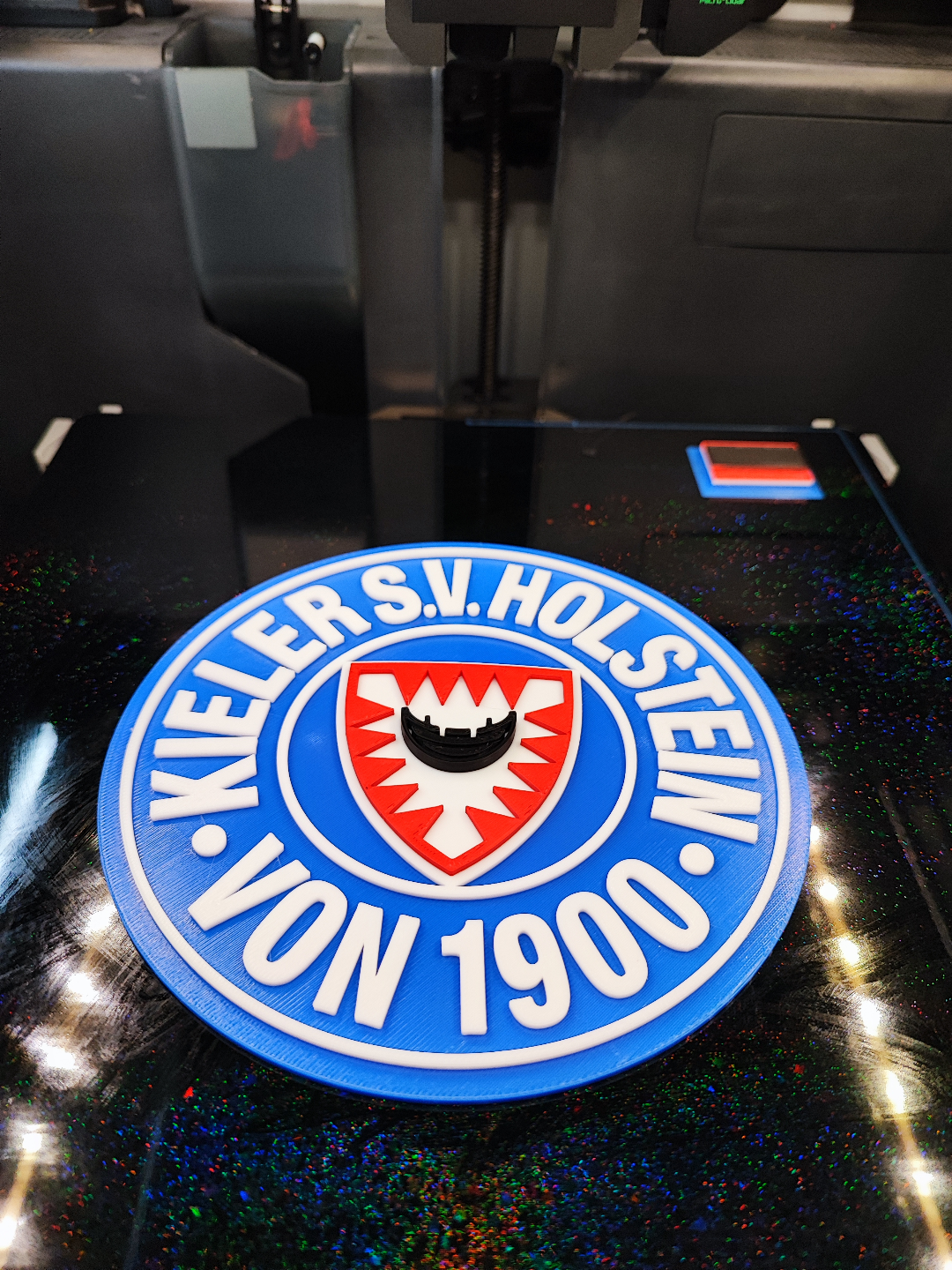 ksv holstein kiel damé remixé by 3d print bunker art panneaux logos bundesliga 3D print model - Mito3D