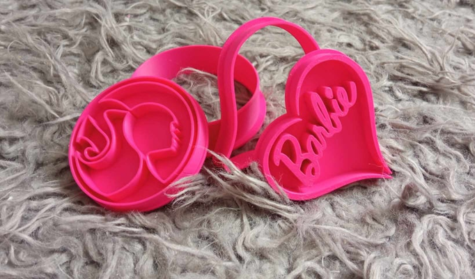 barbie logo biscotto taglierina by jakub k giocattoli giochi personaggi testa rosa film accessorio cookie cutter 3d print model - Mito3D