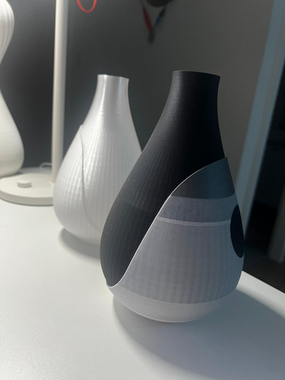 vaze ying yang by vision4 0 haushalt dekor kunst japanisch vase generator blume zuhause haus zubehör zen minimalistisch tasse schwarz weiß ergonomisch japan multi farbe drucken design designhandwerk 3d teilen stil stilvoll modern artikel 3d print model - Mito3D