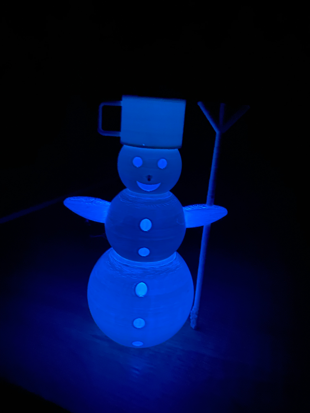 glücklich glühend schneemann by preco3dprint haushalt dekor schnee ball weihnachten christus dekoration winter glühen dunkel licht christamas urlaub scheinen leuchtenden 3D print model - Mito3D