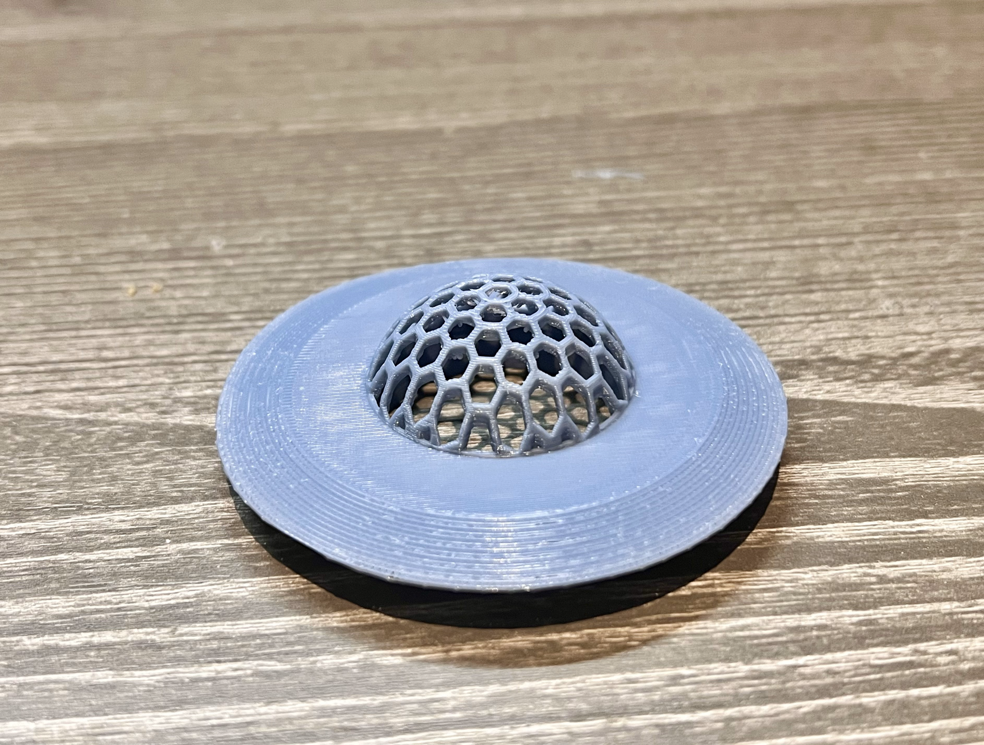 ancorato anti slipping favo vasca bagno capelli catcher by eptanova domestico casa modelli gabinetto acconciatore lavello scivolare doccia esagono cupola pla petg tpu 3D print model - Mito3D