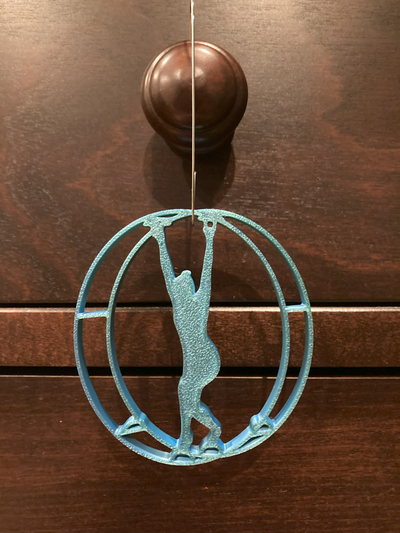 roue gymnastique silhouette pose in pendaison cerf position by hruss24 miniatures cirque allemand ornement porte clés 3d print model - Mito3D