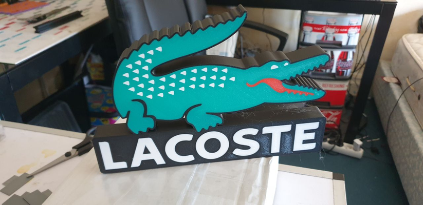 lacoste lampe led by jp3dprint art panneaux logos boite lumière déco signe fabricant 3d print model - Mito3D