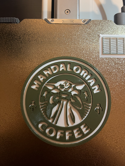 mandalorian caffè sottobicchiere by munroe josh arte 2d giallo bambino yoda 3d print model - Mito3D