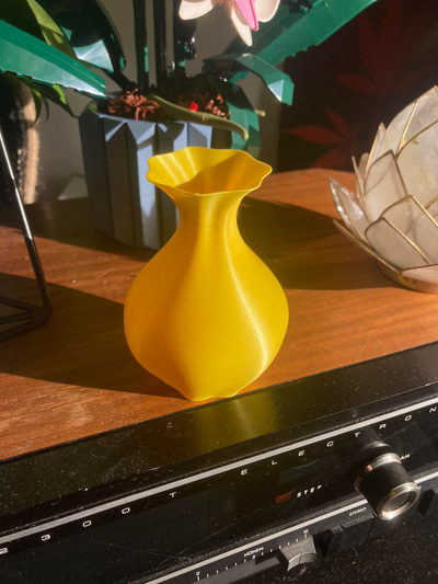 wellig vase by sägewerk kunst modelle blume 3d print model - Mito3D