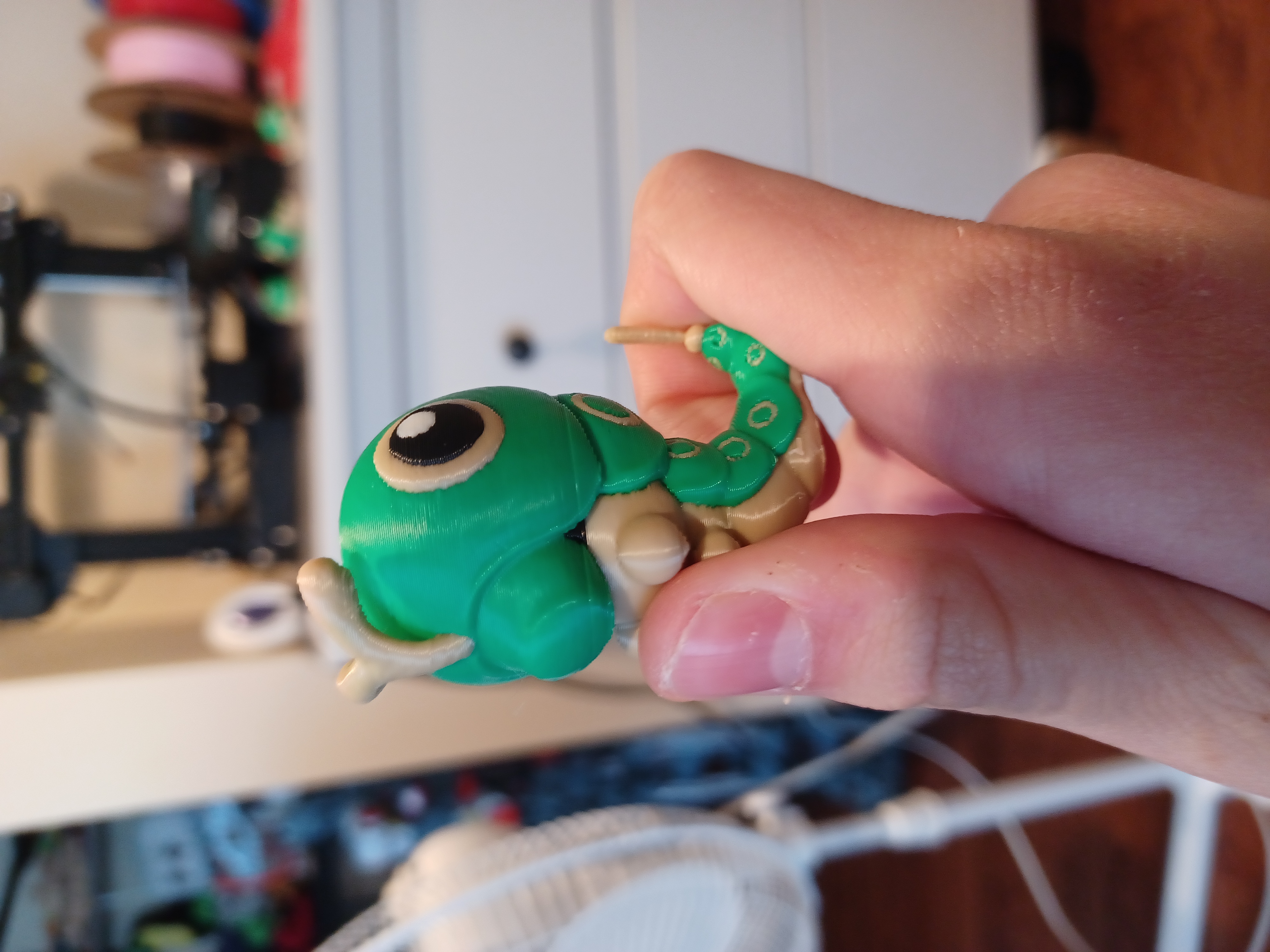 renkli caterpie 4 renkler pok pazartesi yeniden karıştırılmış by şanslı boi sanat heykeller pokemon pokeball pokemongo pokemonlar pokemon figürleri figürü pokemontoy pokemongostuff topluluğu butterfree renk 3D print model - Mito3D