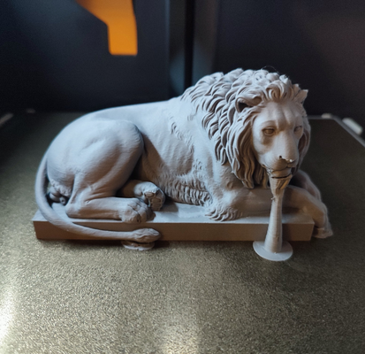 yaslanmış aslan taramak dünya yeniden karıştırılmış by klasik 2 5 sanat heykeller heykel müze thorvaldsen zarif hayvan vahşi dayanma 3d print model - Mito3D