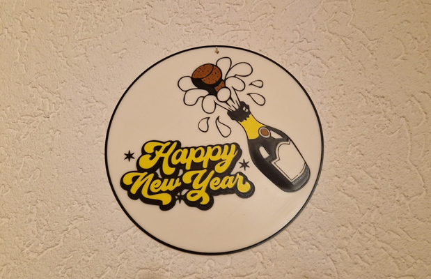 happy year wall hanger by dennisv art 2d silvester happynewyear 2024 3d print model - Mito3D