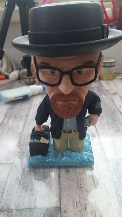 base heisenberg walter branco by 3d miniaturas liberando cristal figura metanfetamina walter white 3d print model - Mito3D