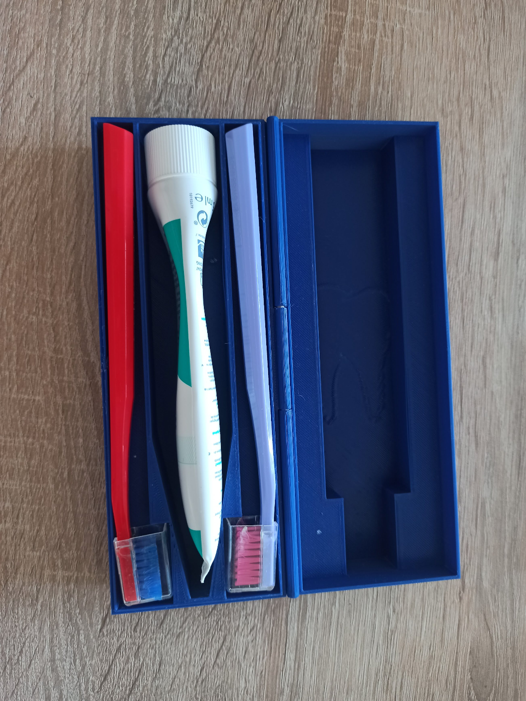 travel box toothpaste toothbrush - cestovn na zubn pastu a kart ek by pokec213 tools organizers tooth toothbox holder tootbrush paste travelbox spokar curaprox elmex drmax 3D print model - Mito3D