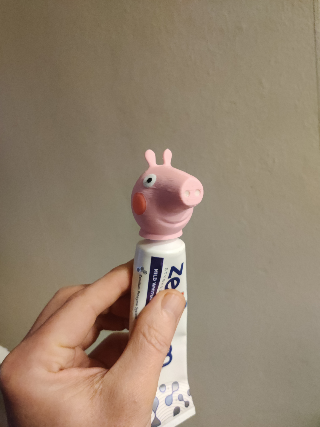 peppa schwein zahnpasta by essensleiter haushalt haus modelle kind kinder karikatur badezimmer toilette niedlich 3D print model - Mito3D