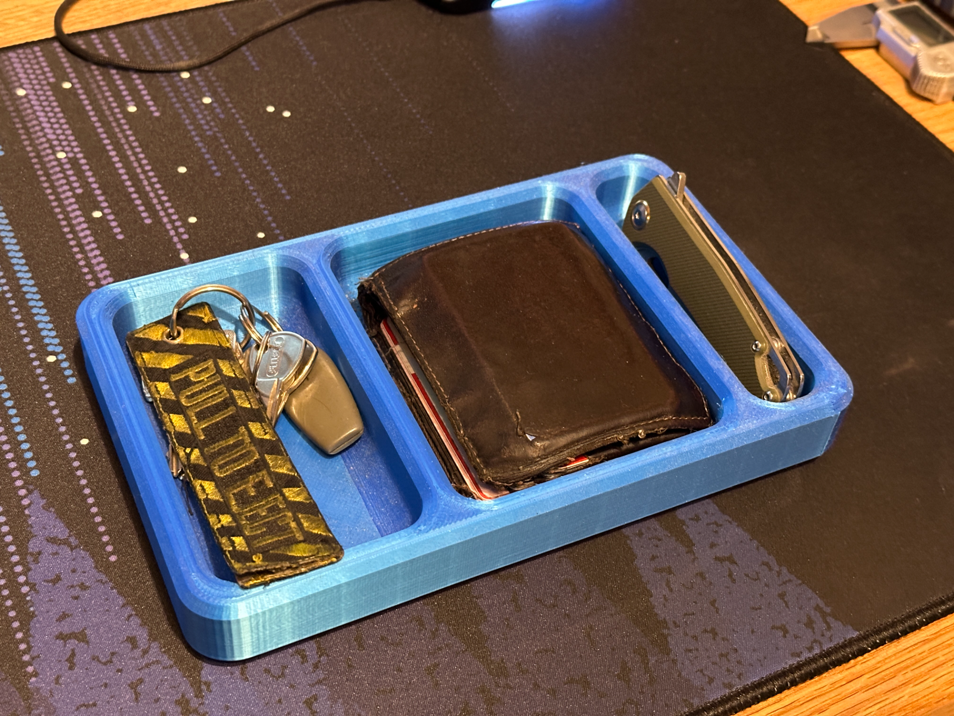 edc poche organisateur plateau by dwightlx outils organisateurs couteau report d'une journée portefeuille edctray 3D print model - Mito3D