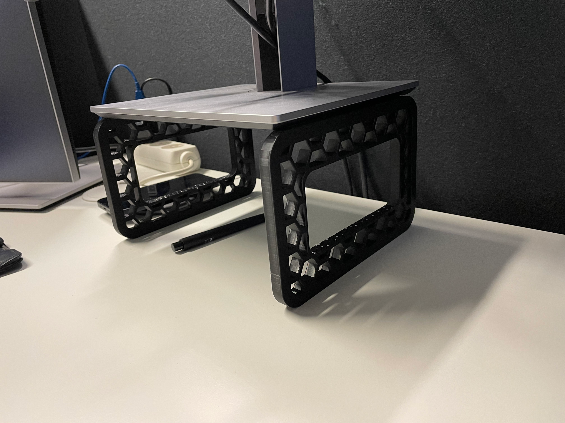 semplice tenere controllo riser by krookr domestico ufficio schermo attrezzo scrivania desktop in piedi pc hp altezza regolare 3D print model - Mito3D