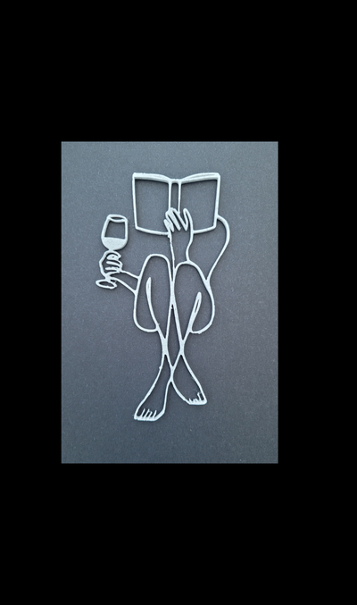 elegante mulher lendo bebendo vinho parede arte by brad casa decoração livro minimalista minimalismo 3d print model - Mito3D