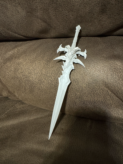 frostmourne dividido fácil impressão remixado by rschrader adereços cosplays 3d print model - Mito3D