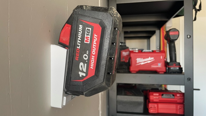 milwaukee m18 heavy duty pil kulp destek yüksek talep dövme akku halter high output by kara 112 araçlar binmek halterung dirsek wandhalterung batarya tutucu 18v yular milwaukeem18 milwaukeepackout 18vbattery milwaukee 18volt milwaukeetools m18mount m18battery tti çıktı 3d print model - Mito3D