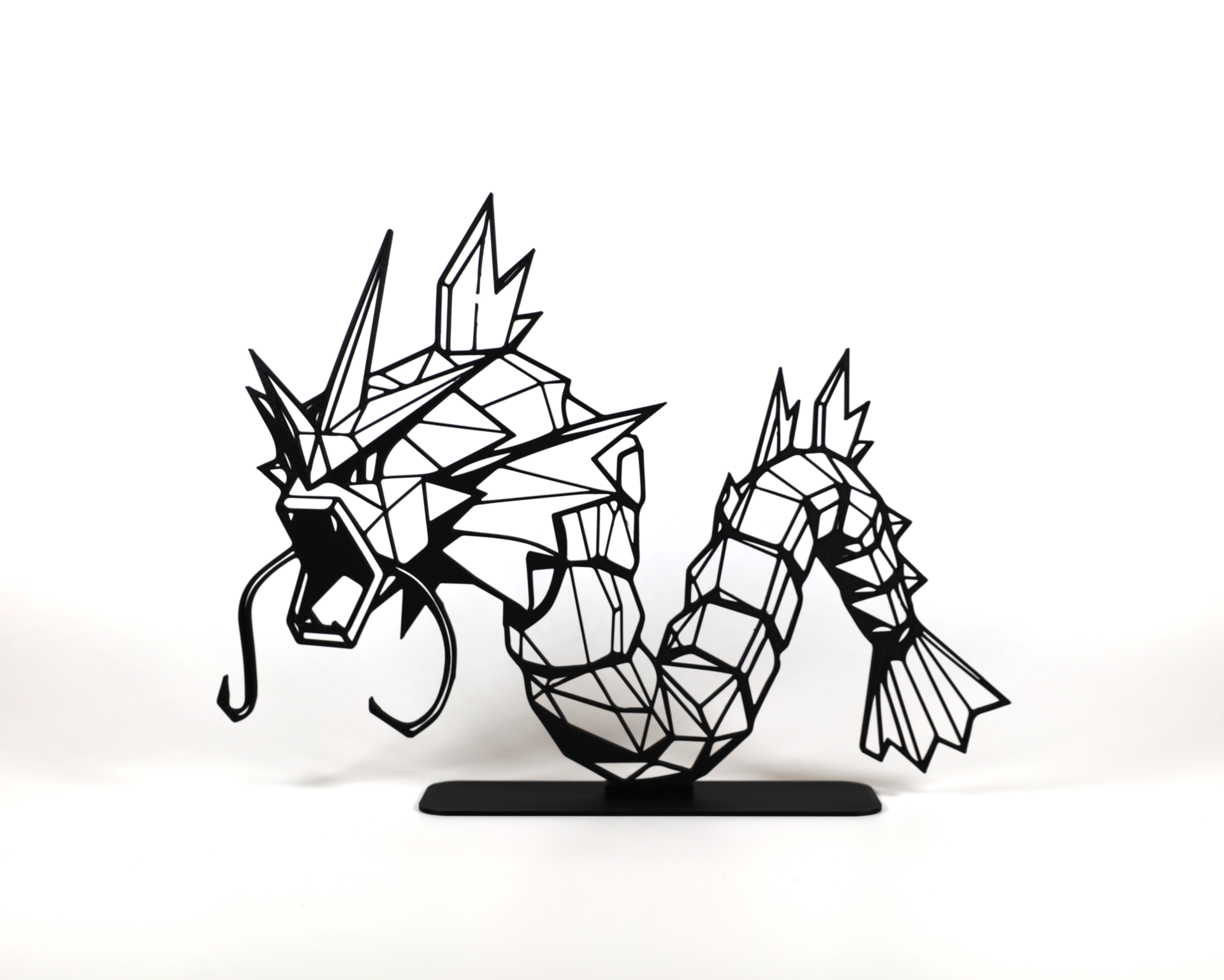 geometrik poli gyarados by fazworksca sanat heykeller magikarp su tip pokemon nintendo oyun çocuğu nostalji hediye görüntüle dekor dekoratif heykel öz çağdaş inek geek oyuncu 3D print model - Mito3D