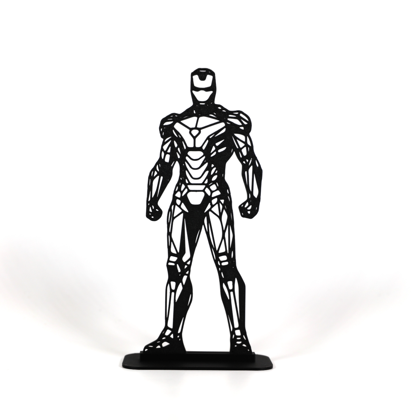 géométrique poly fer homme by phaseworksca art sculptures merveille tony rigide vengeurs bandes dessinées cinématique univers geek intello sculpture décor afficher cadeau décoratif super héros 3D print model - Mito3D