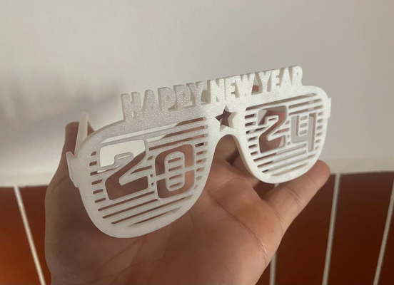 contento año 2024 lentes remezclado by dusa3d moda newyear2024 partido 3d print model - Mito3D