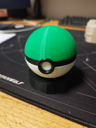 pokeball deko by métairique miniatures poussée balle pokémon capture nintendo pickachu déco décoration jeu 3d print model - Mito3D