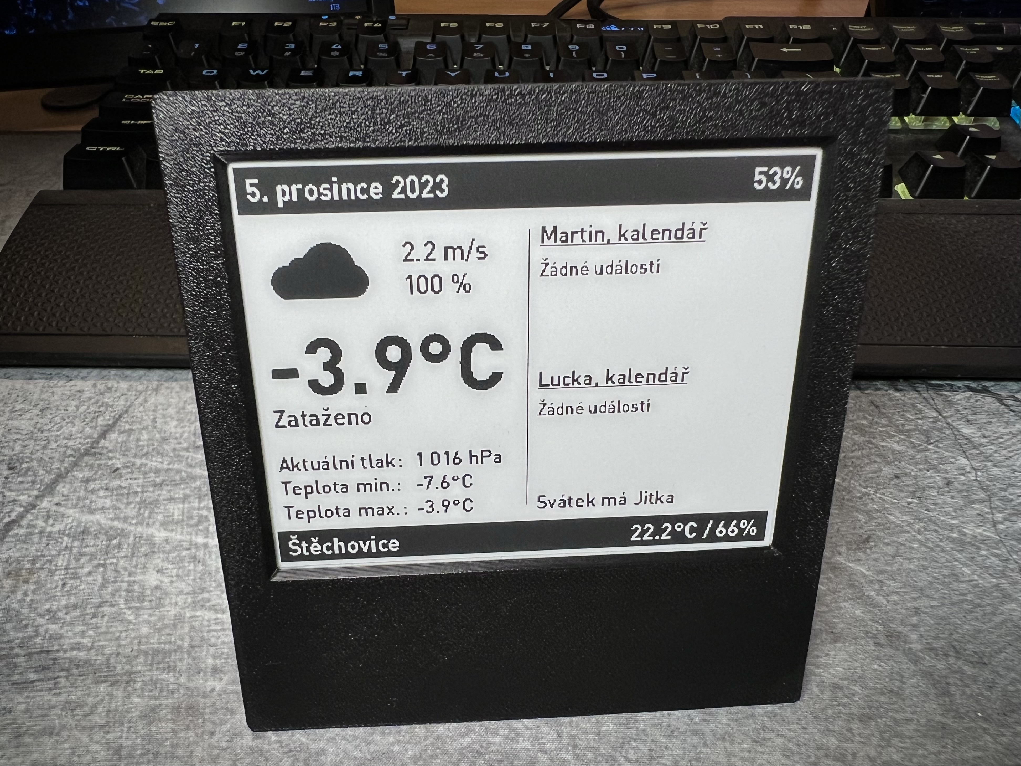 4 2 epaper quadro armação espaço ampla bateria remixado by faasteercz passatempo faça eletrônicos exibição decoração suporte ficar pé expositor eink imagem vivo 3D print model - Mito3D