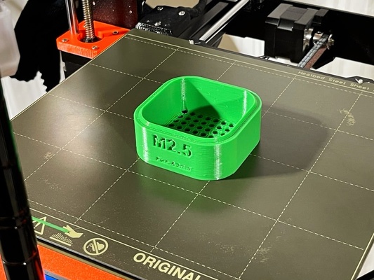 bolt sorter screen - m25 by bubsbuilds tools organizers organizer screw sorting metric fastener thingiverse sieve shcs bhcs 3d print model - Mito3D